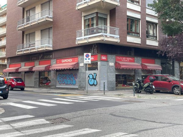 negozio in vendita a Torino in zona San Salvario