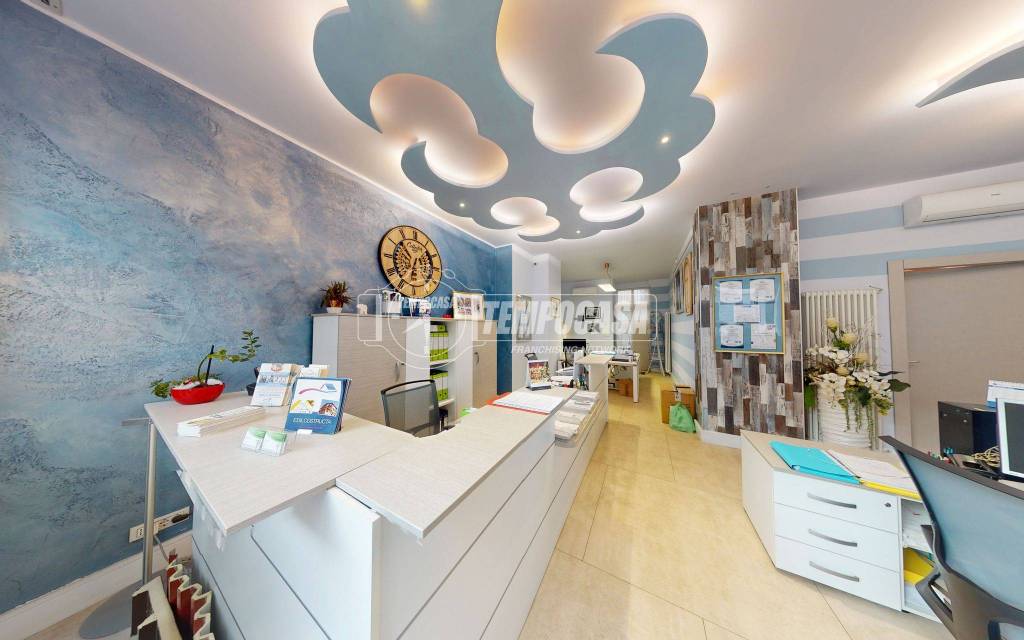 negozio in vendita a Torino in zona Rebaudengo