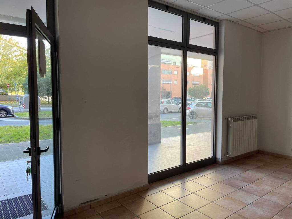 negozio in vendita a Torino in zona Madonna di Campagna