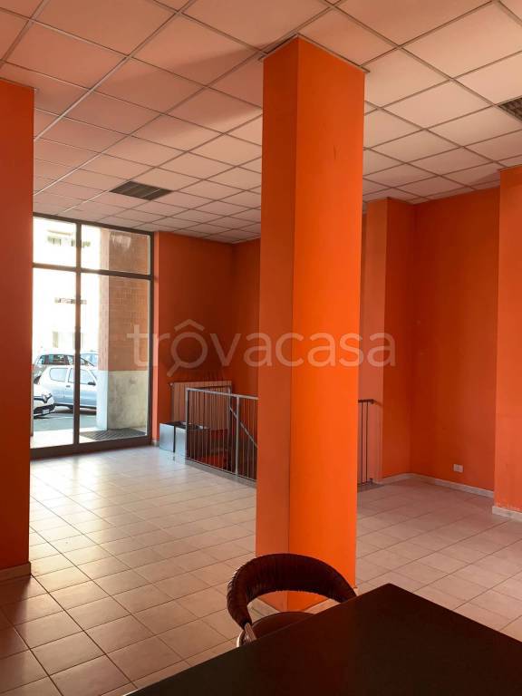 negozio in vendita a Torino in zona Lucento