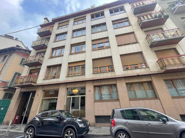 locale commerciale in vendita a Torino in zona Crocetta