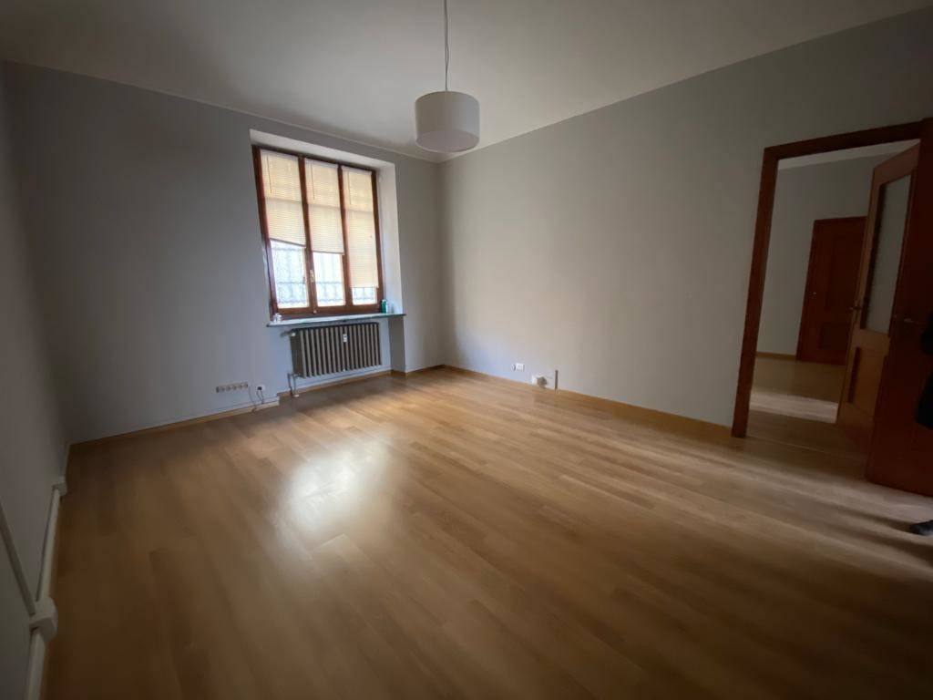 negozio in vendita a Torino in zona Borgata Vittoria