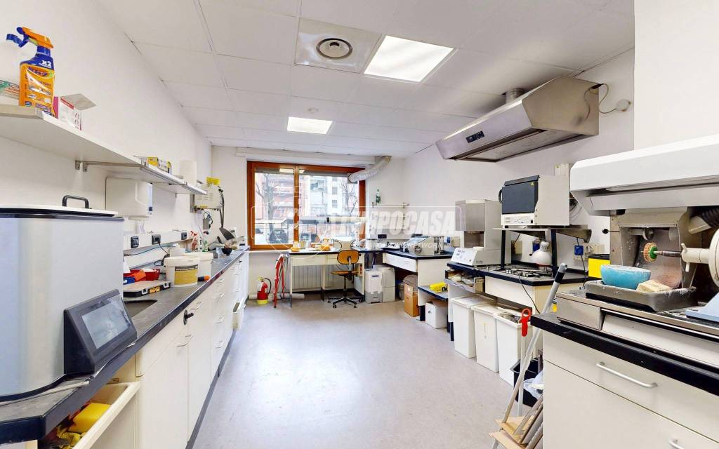 ufficio in vendita a Torino in zona San Salvario