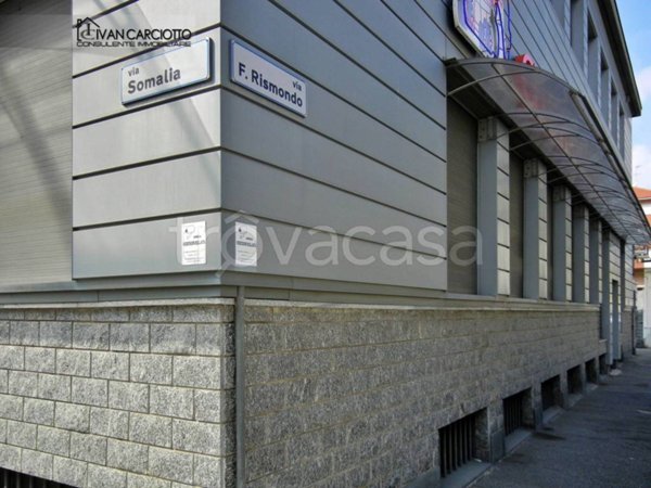 negozio in vendita a Torino in zona Mirafiori Sud
