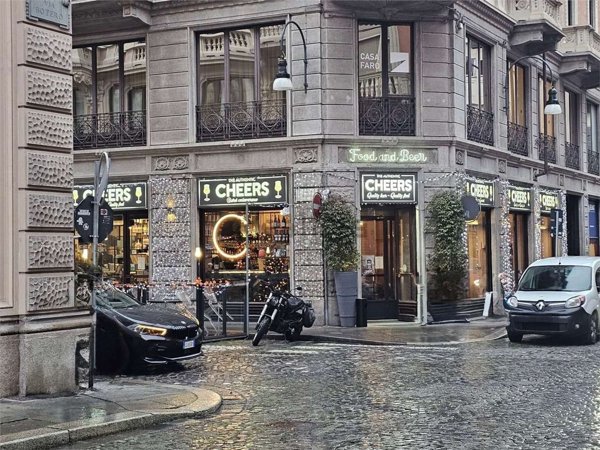 locale commerciale in vendita a Torino in zona Centro Storico