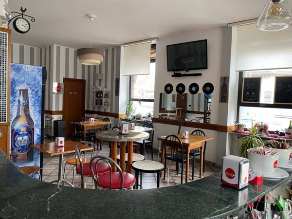 negozio in vendita a Torino in zona Parella