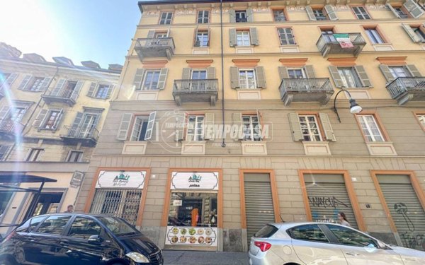 negozio in vendita a Torino in zona San Salvario