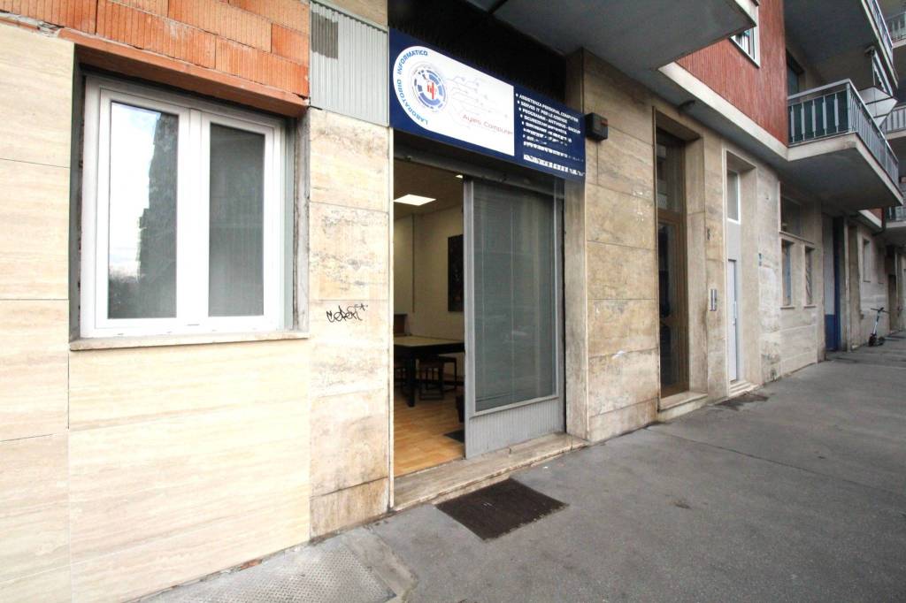 negozio in vendita a Torino in zona Centro Storico