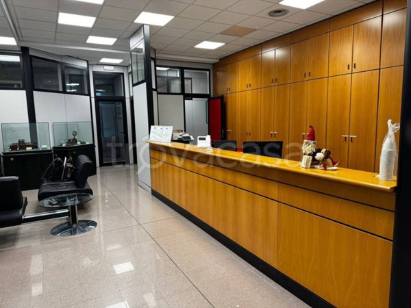 ufficio in vendita a Torino in zona Lingotto
