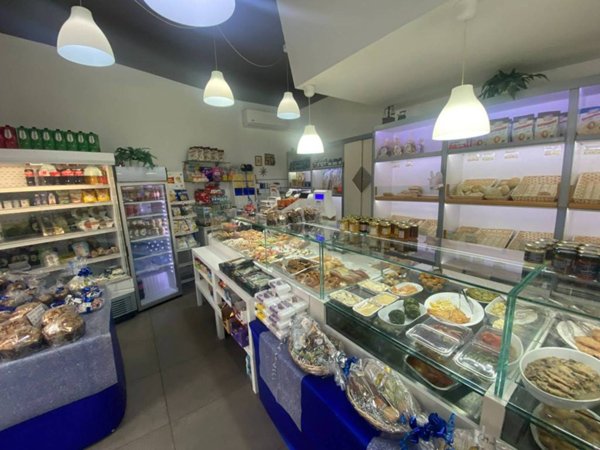 negozio in vendita a Torino in zona Pozzo Strada