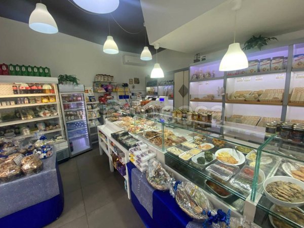 negozio in vendita a Torino in zona Pozzo Strada