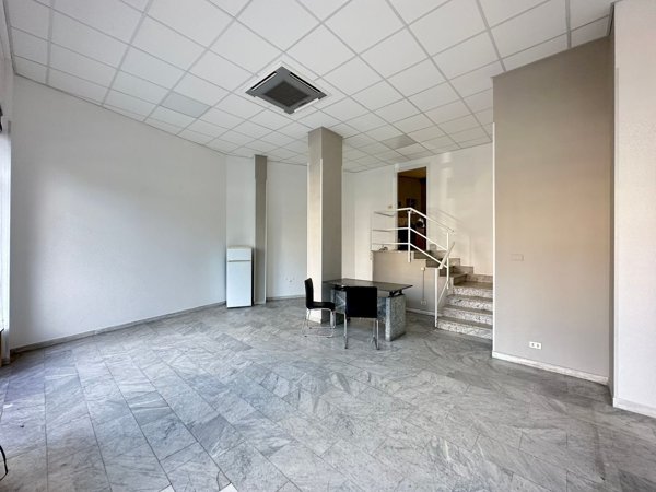 locale commerciale in vendita a Torino