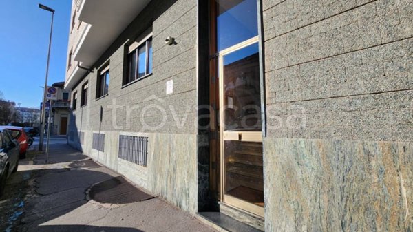 locale commerciale in vendita a Torino in zona Gran Madre