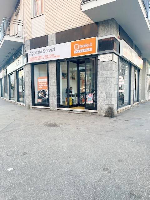 negozio in vendita a Torino in zona Santa Rita