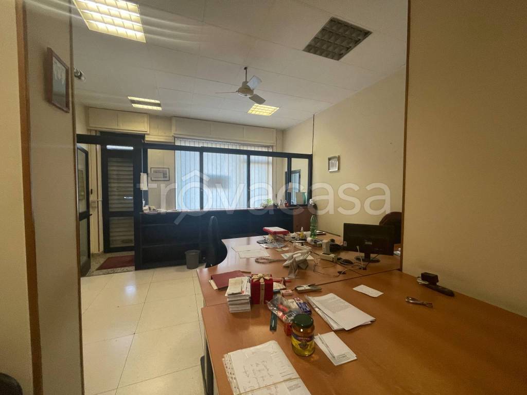 negozio in vendita a Torino in zona Lucento