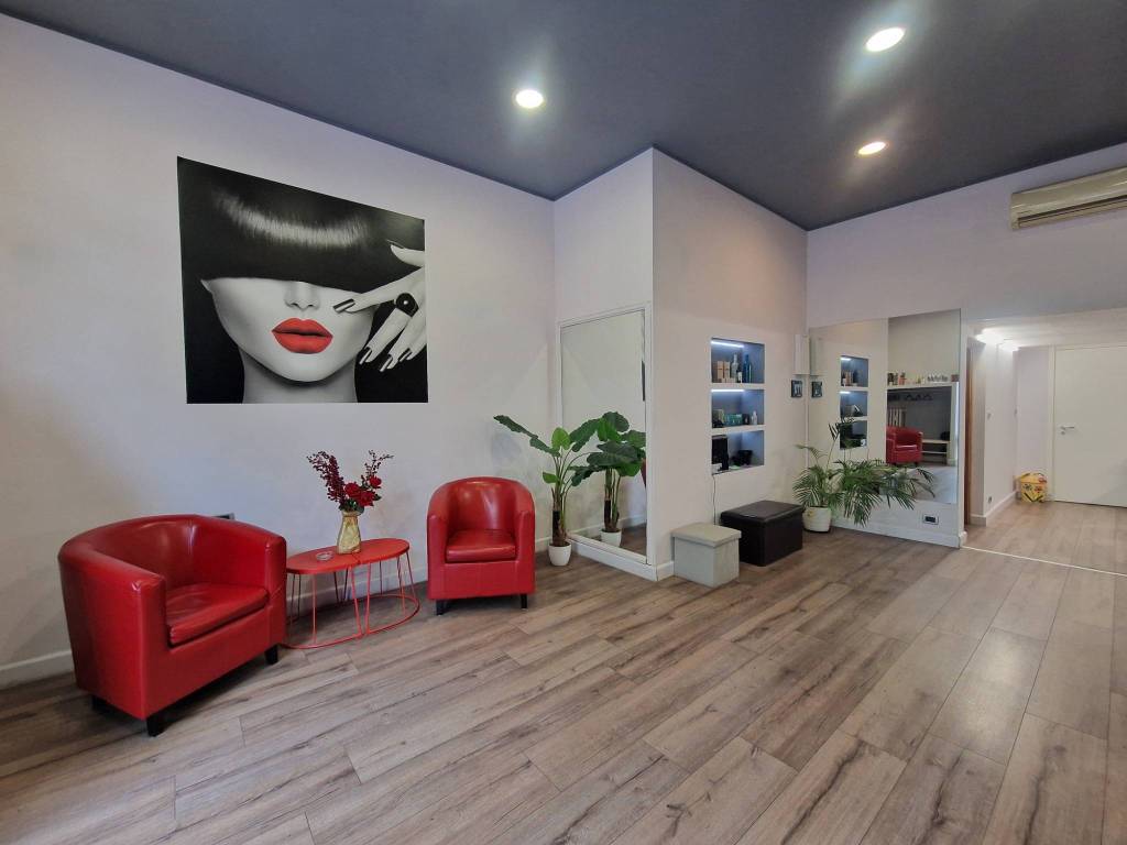 negozio in vendita a Torino in zona Vanchiglia