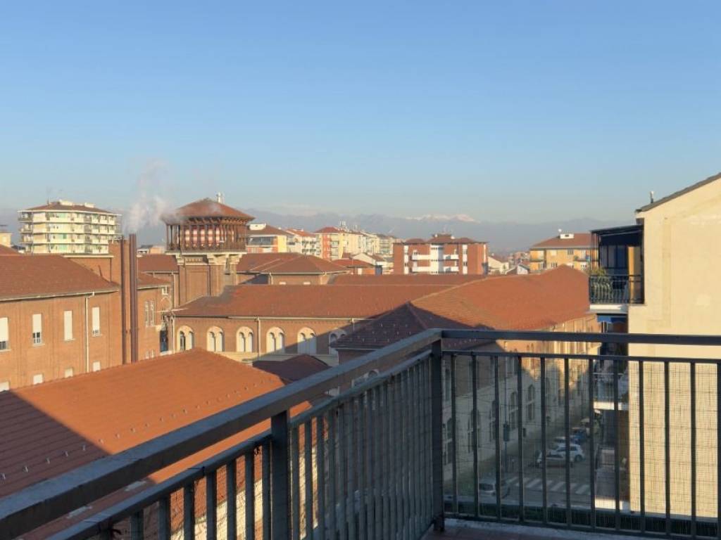 appartamento in vendita a Torino in zona Aurora