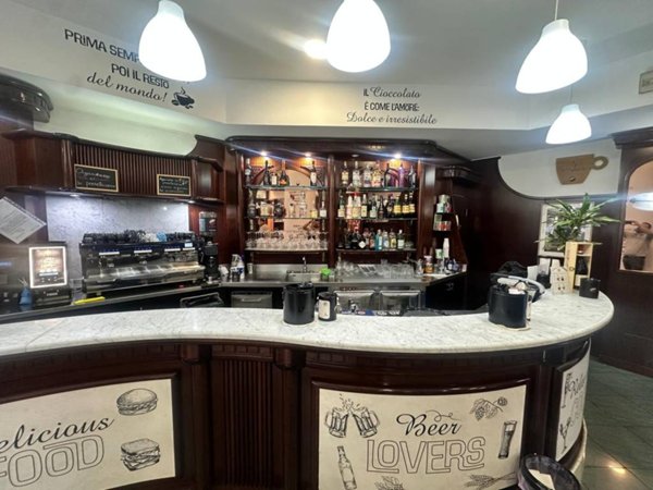 negozio in vendita a Torino in zona Lingotto