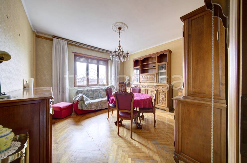 appartamento in vendita a Torino in zona Borgata Vittoria