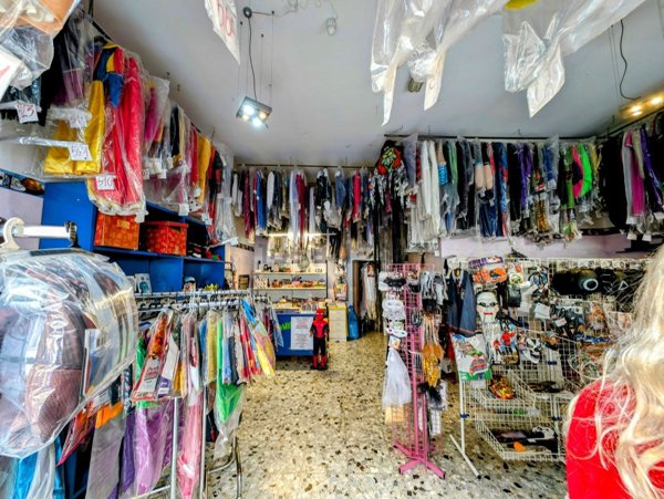 locale commerciale in vendita a Torino in zona Parella