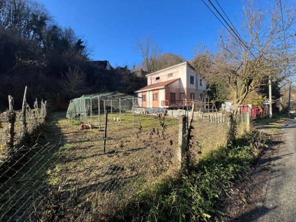 casa indipendente in vendita a Torino in zona Sassi