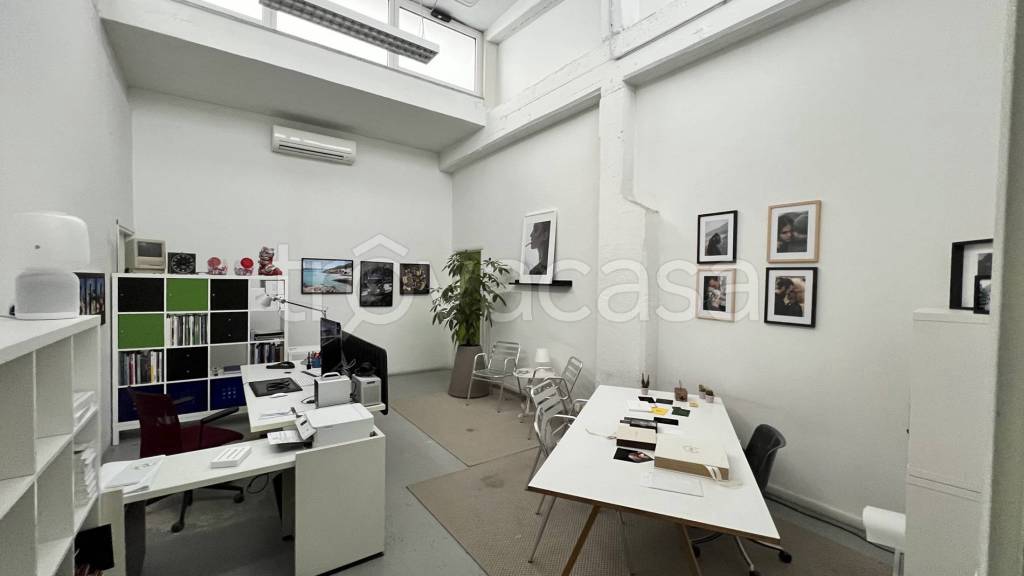 locale commerciale in vendita a Torino in zona Pozzo Strada