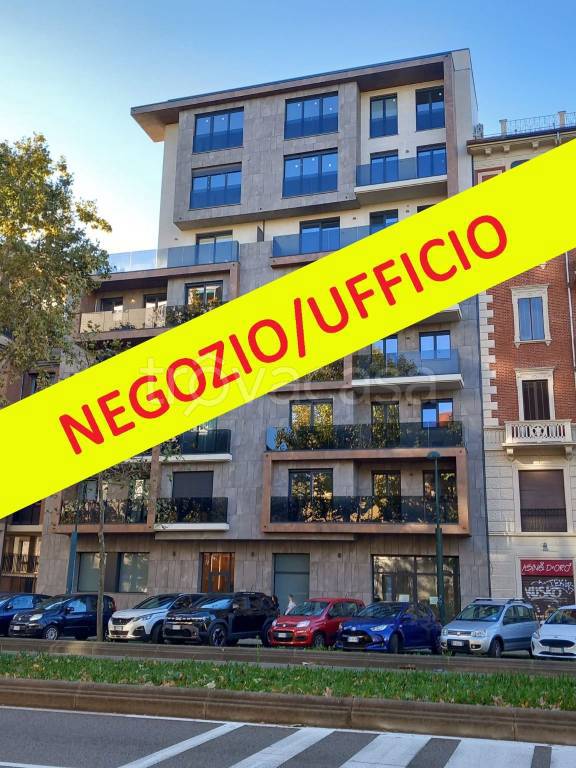 negozio in vendita a Torino in zona Cit Turin