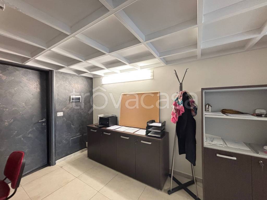 negozio in vendita a Torino in zona Lingotto