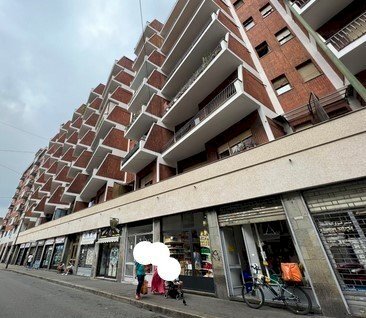 locale commerciale in vendita a Torino