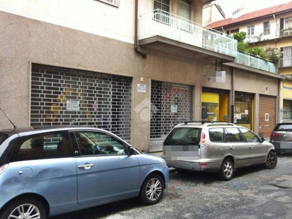 negozio in vendita a Torino in zona Borgo San Paolo