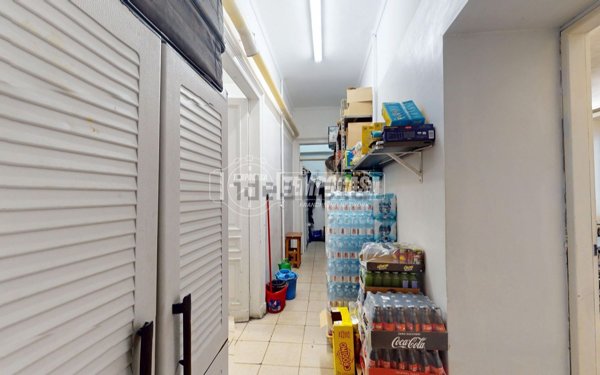 locale commerciale in vendita a Torino in zona Centro Storico