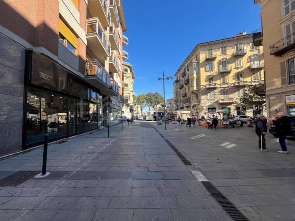 negozio in vendita a Torino in zona Borgo San Paolo