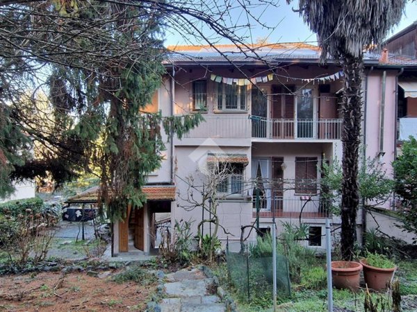 casa indipendente in vendita a Torino in zona Rosa