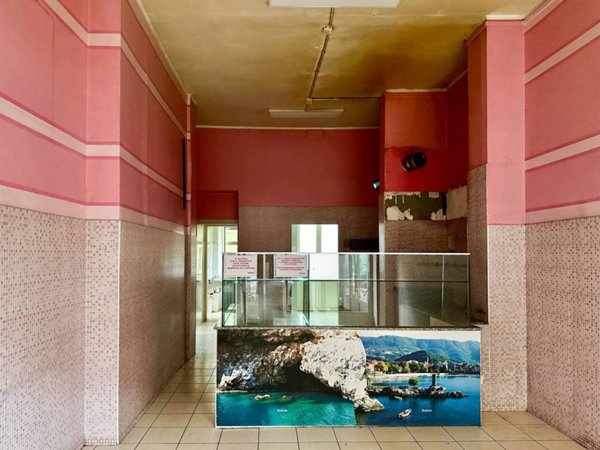 negozio in vendita a Torino in zona Lingotto