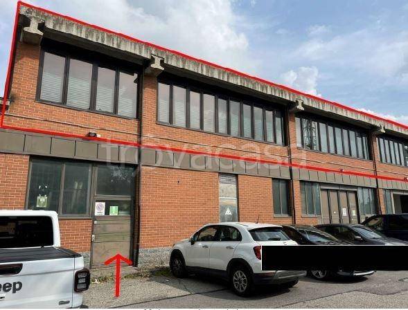 locale commerciale in vendita a Torino in zona Mirafiori Sud