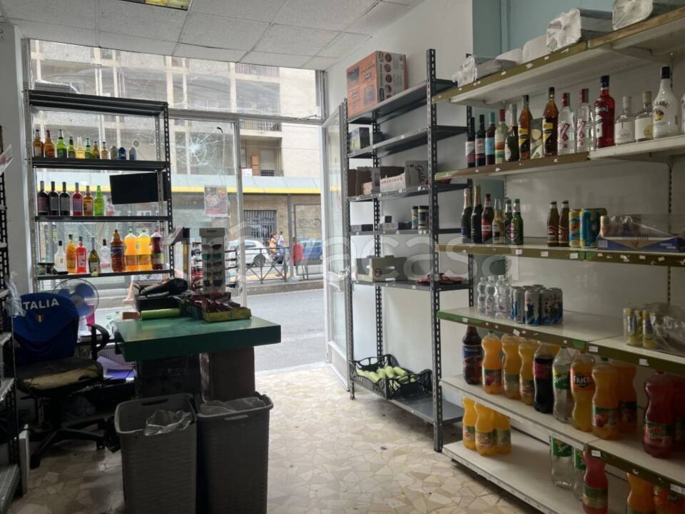 negozio in vendita a Torino in zona Aurora