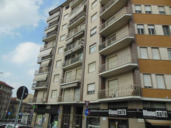 appartamento in vendita a Torino in zona Aurora