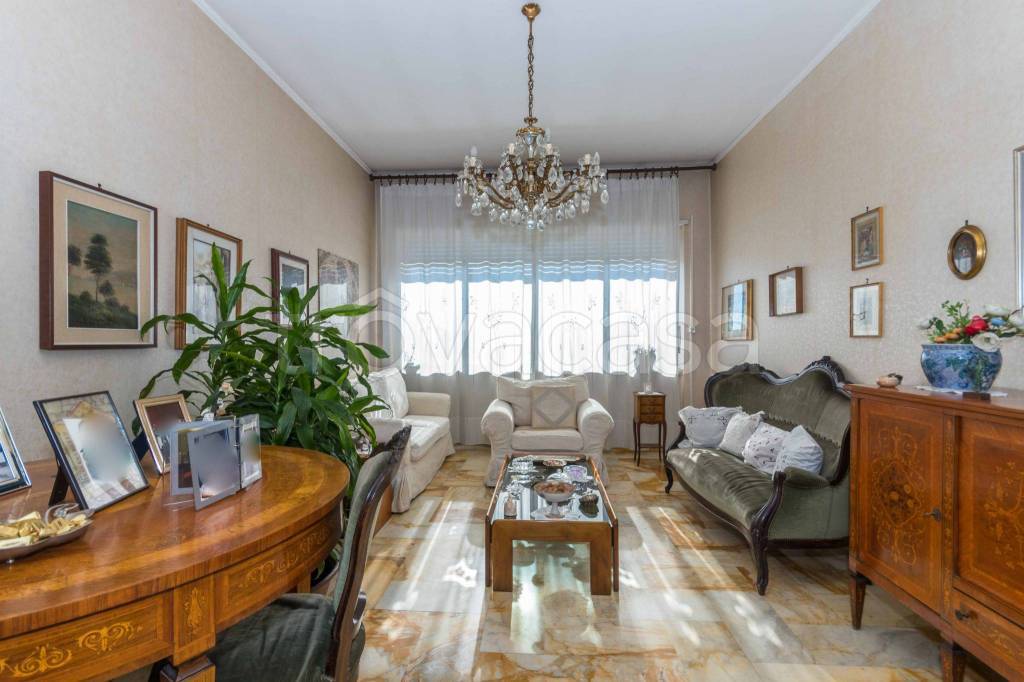 appartamento in vendita a Torino in zona Aurora