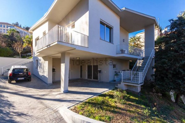 casa indipendente in vendita a Torino in zona Cavoretto