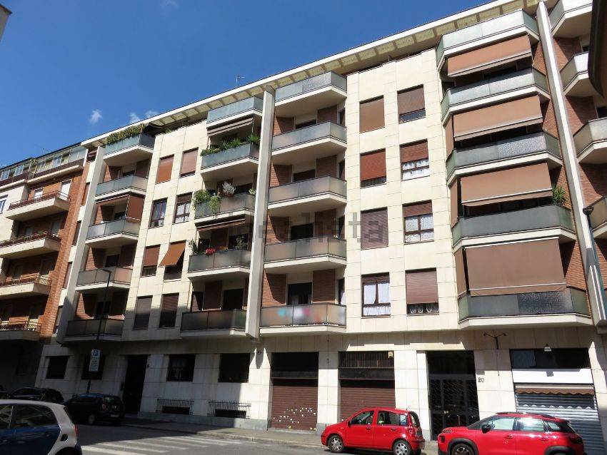 negozio in vendita a Torino in zona Crocetta