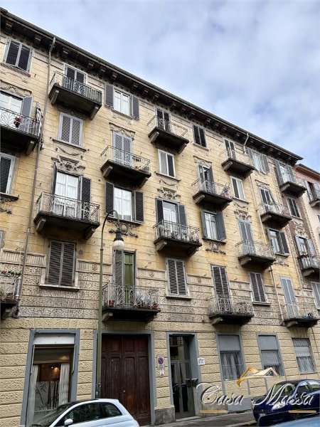 appartamento in vendita a Torino in zona Cenisia