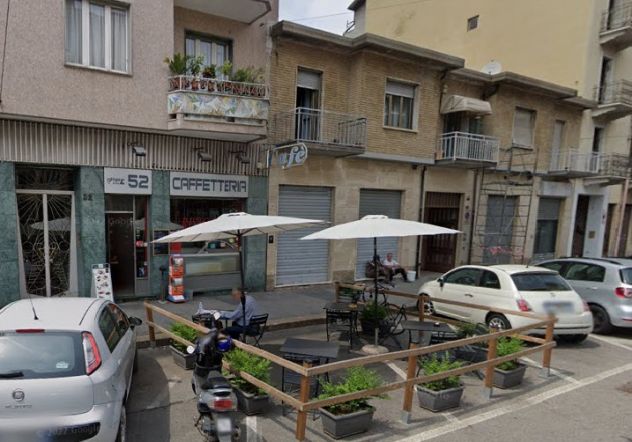 locale commerciale in vendita a Torino in zona Lingotto