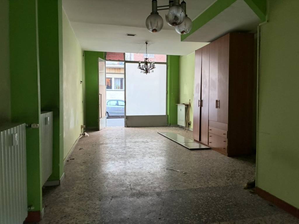 negozio in vendita a Torino in zona Cit Turin