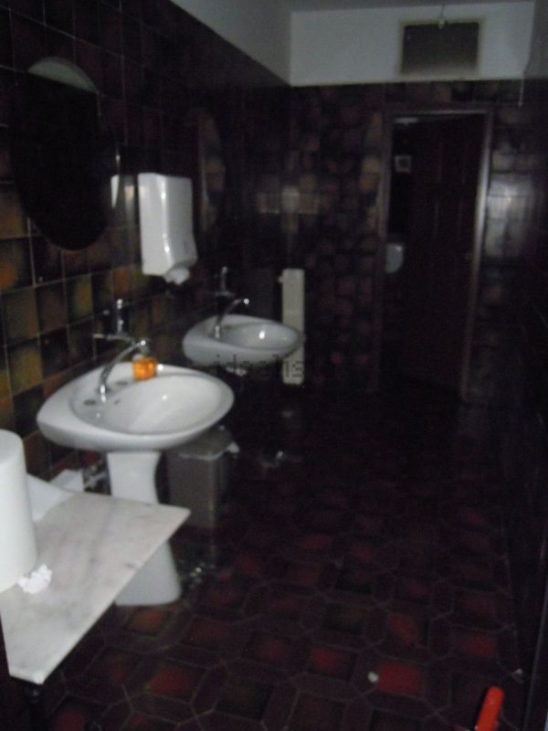 locale commerciale in vendita a Torino in zona Pozzo Strada