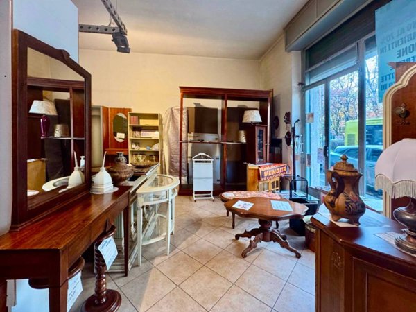negozio in vendita a Torino in zona Madonna di Campagna