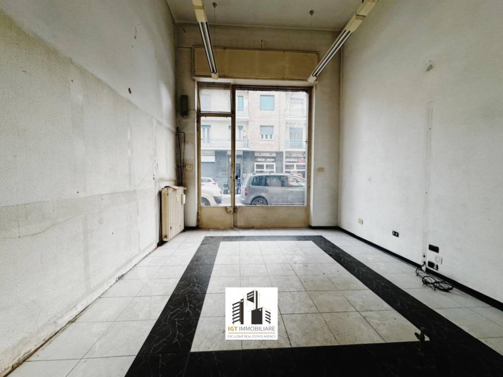 negozio in vendita a Torino in zona Santa Rita