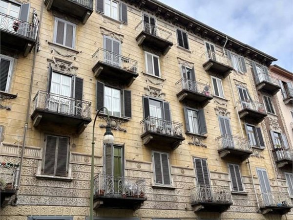 appartamento in vendita a Torino in zona Cenisia
