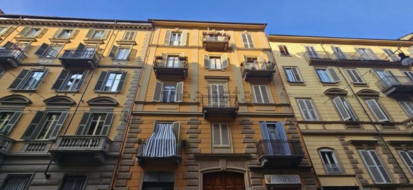 locale commerciale in vendita a Torino