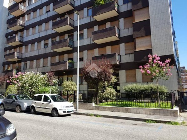 negozio in vendita a Torino in zona San Salvario