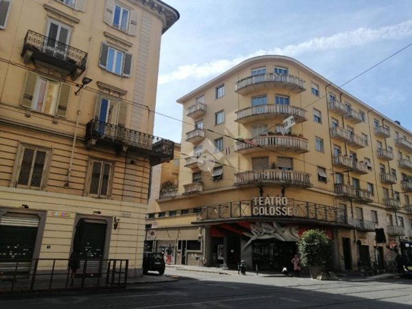 negozio in vendita a Torino in zona San Salvario